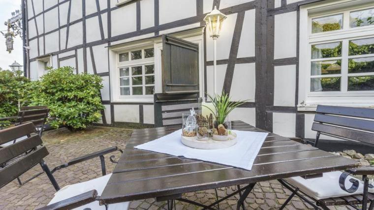 Hotel Zur Post Dabringhausen - Contactless Self Check-In Wermelskirchen Buitenkant foto