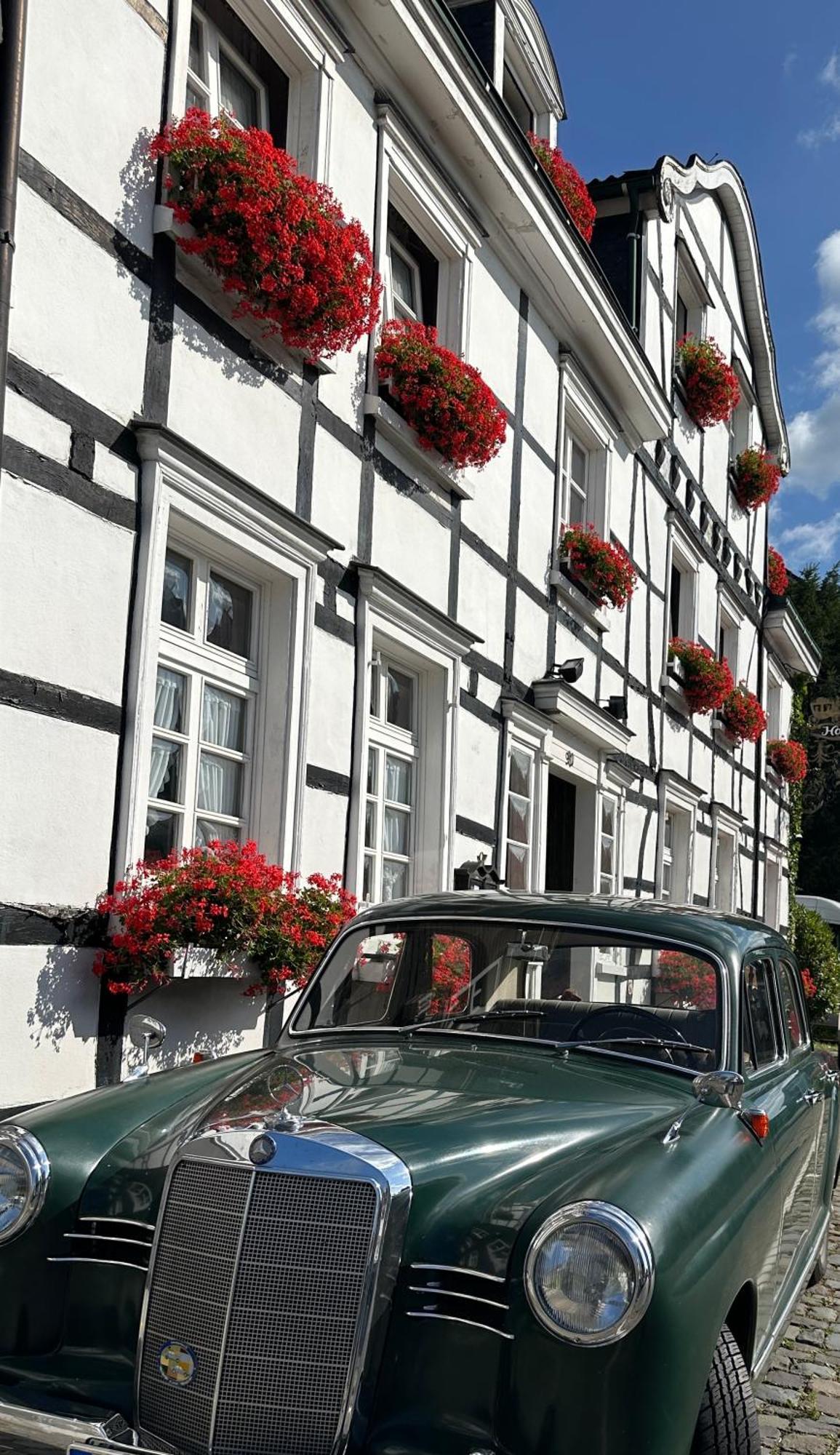 Hotel Zur Post Dabringhausen - Contactless Self Check-In Wermelskirchen Buitenkant foto