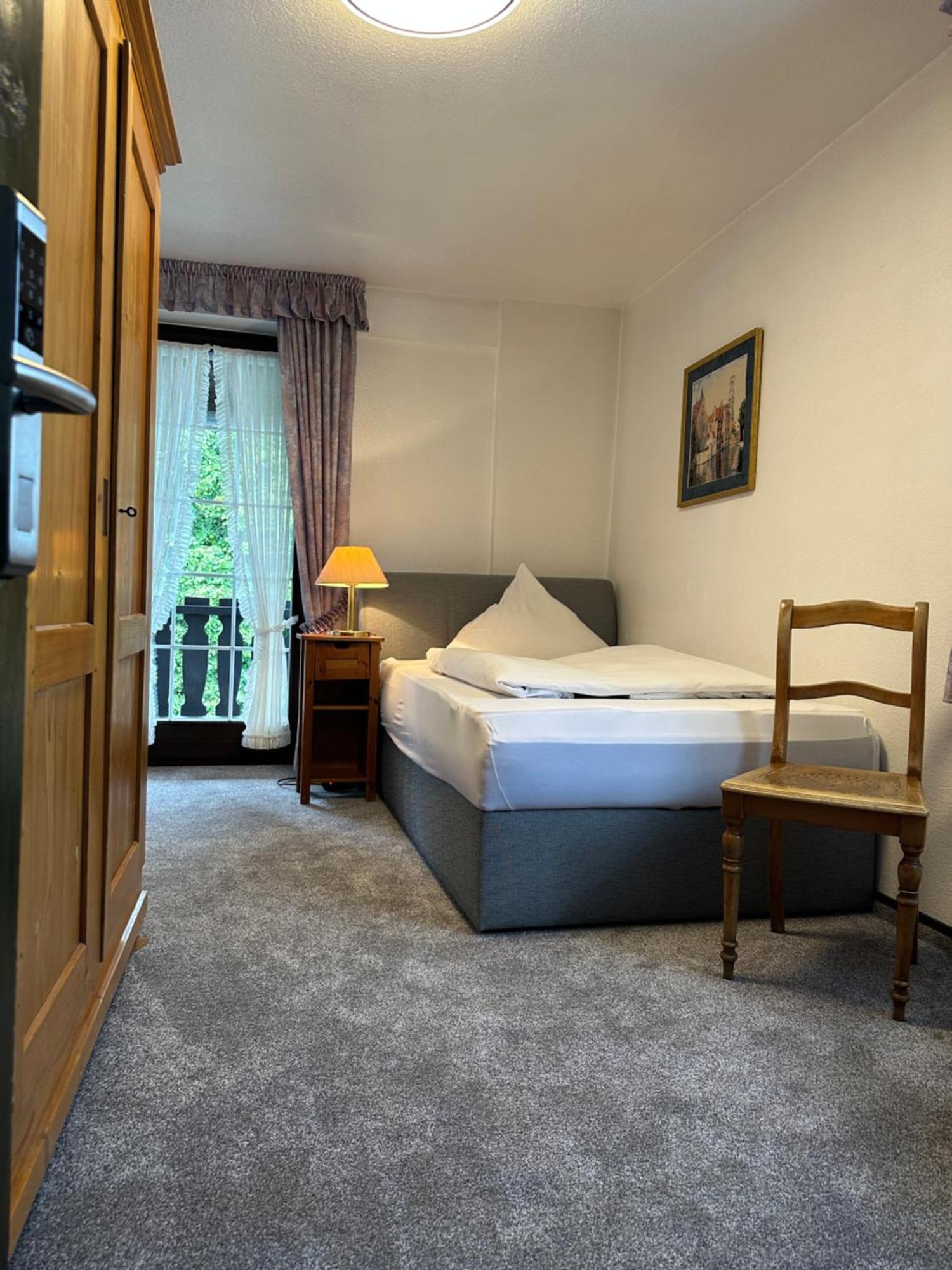 Hotel Zur Post Dabringhausen - Contactless Self Check-In Wermelskirchen Buitenkant foto